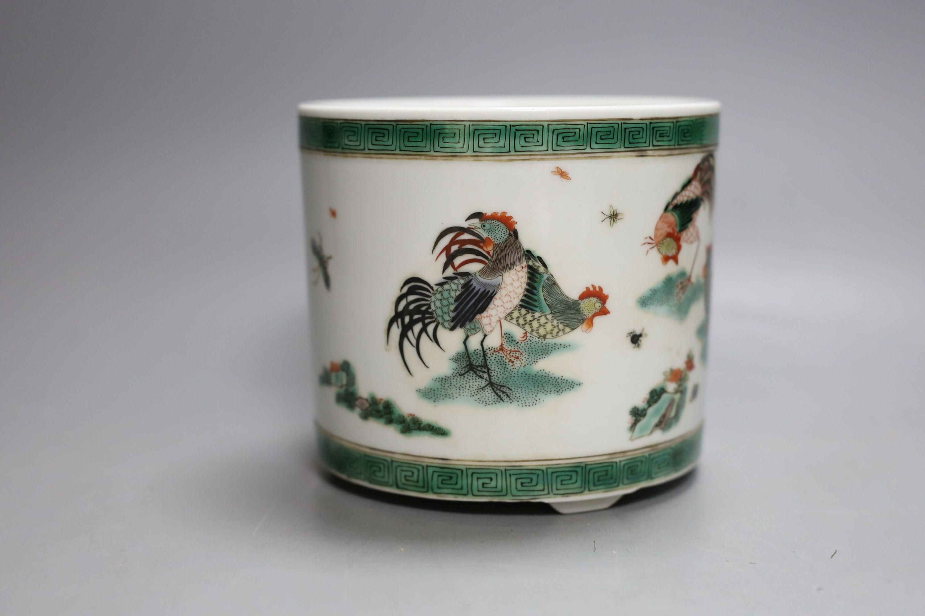 A Chinese famille verte ‘cockerel’ brush pot, 11cm